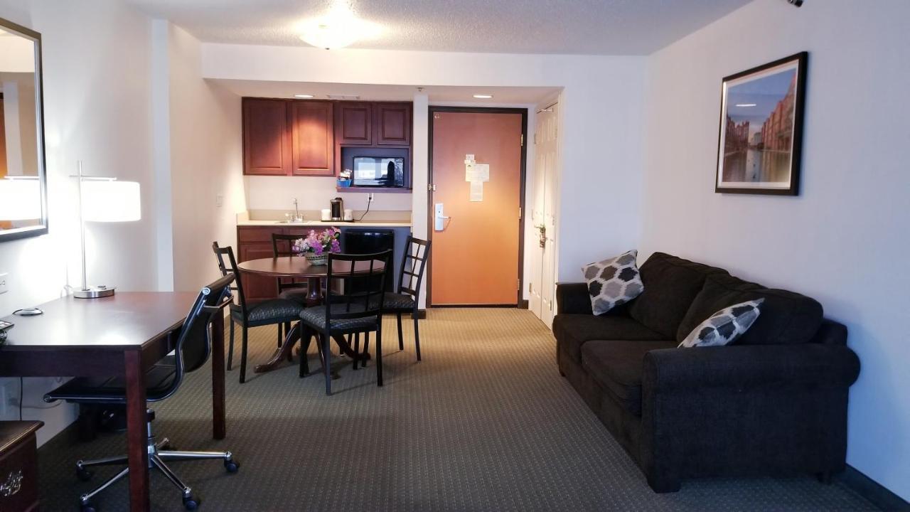Wingate By Wyndham Airport - Rockville Road Индианаполис Экстерьер фото